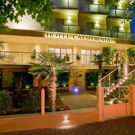 California Pastry Hotel แชร์เวีย ภายนอก รูปภาพ