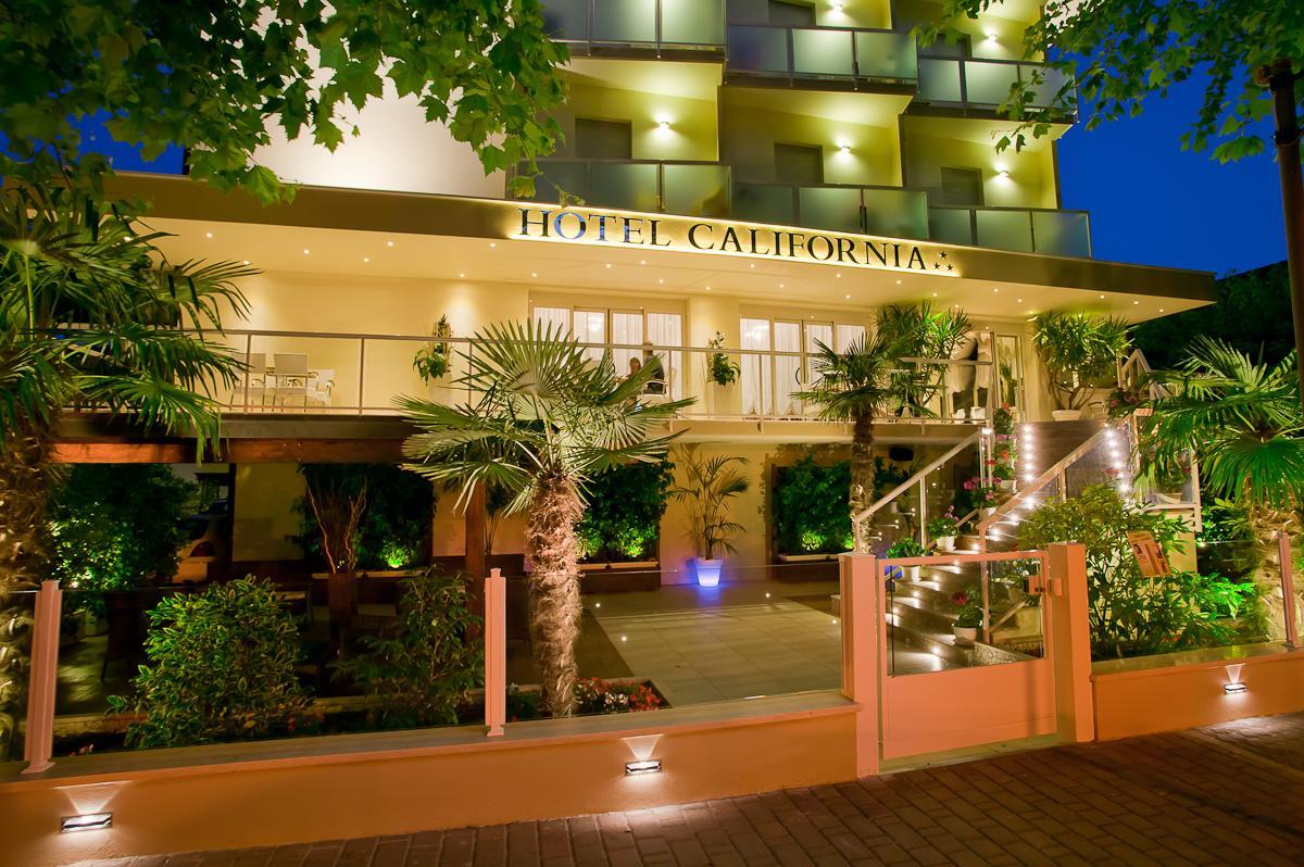 California Pastry Hotel แชร์เวีย ภายนอก รูปภาพ