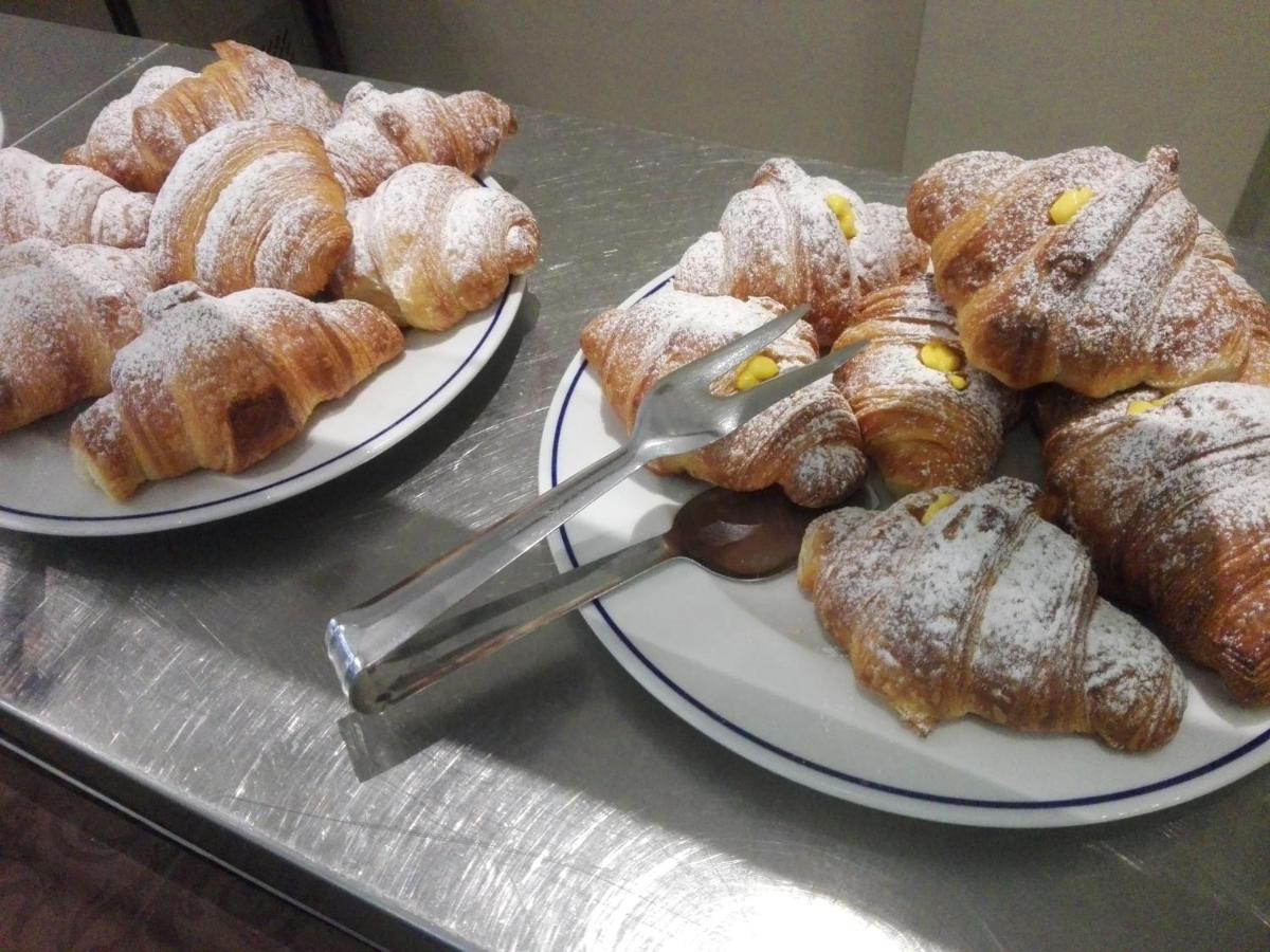 California Pastry Hotel แชร์เวีย ภายนอก รูปภาพ